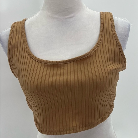 Boohoo Tan Ribbed Knit Scooped Cropped Tank Top Size 12 NWT - Picture 2 of 13